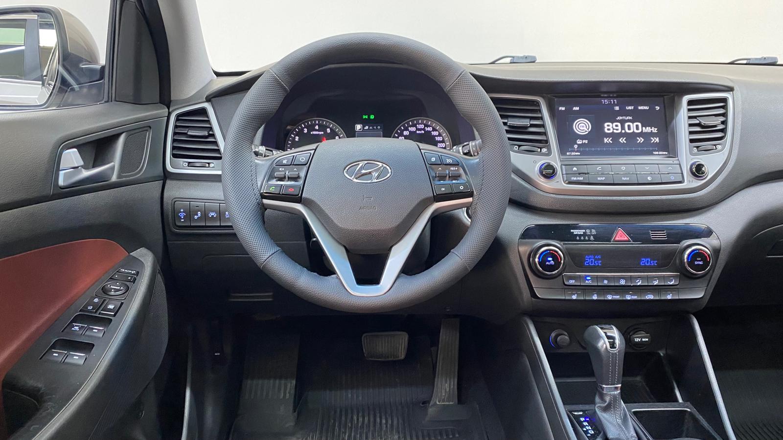 HYUNDAI TUCSON 11